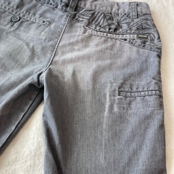 Volcom Shorts - Picture 5 of 6